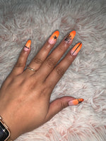 Load image into Gallery viewer, Ombre Halloween Press On Nails
